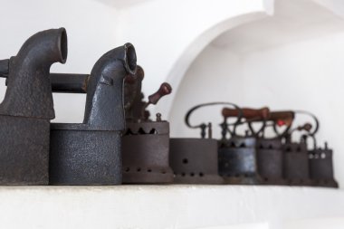 eski vintage ütüler