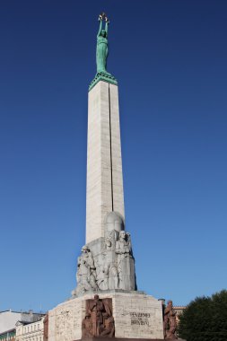 Riga'da bulunan bir anıt özgürlük abidesi