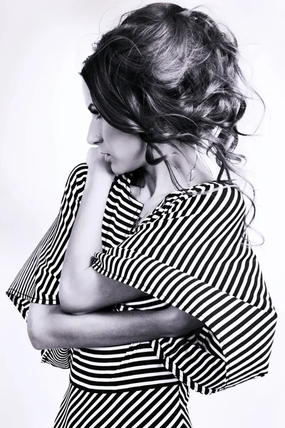 güzel saç modeli ile inanılmaz bir kadın portresi