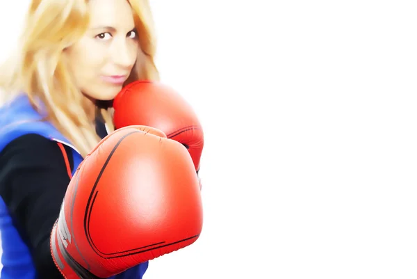 Belle femme avec des gants de boxe — Photo