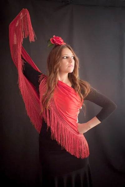 Frau mit typischem Flamenco-Kleid — Stockfoto