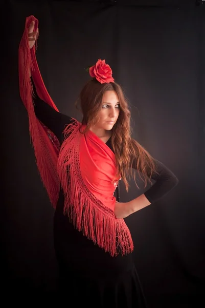 Vrouw met typische jurk van flamenco — Stockfoto