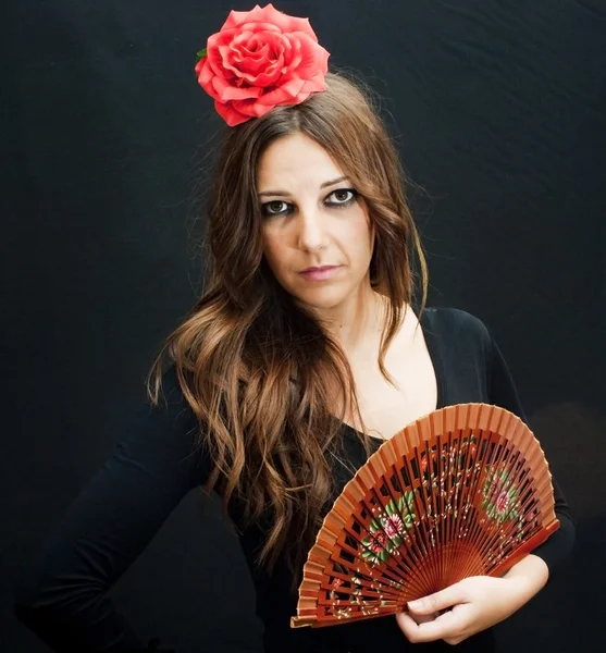 Kvinna med typiska klä av flamenco — Stockfoto