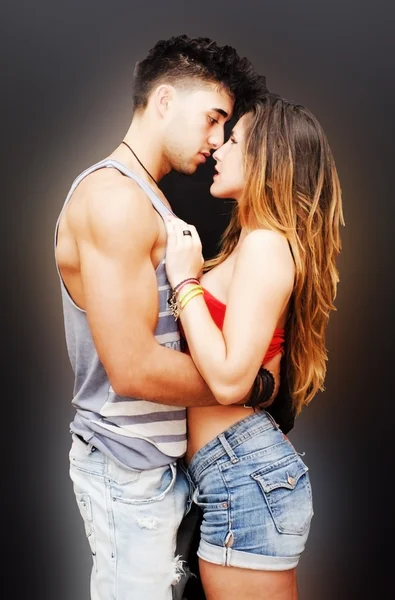 Pareja joven — Foto de Stock