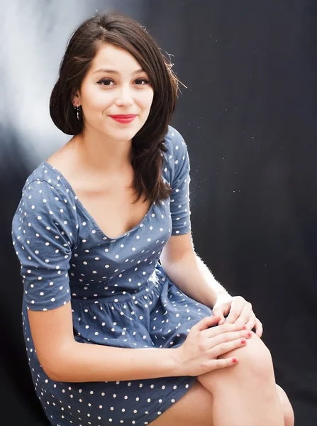 Retrato de uma jovem mulher feliz — Fotografia de Stock