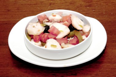 Deniz ürünleri salatası