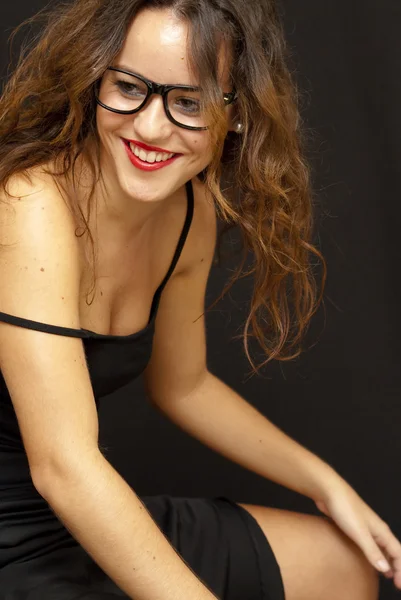 Приваблива жінка в окулярах — стокове фото