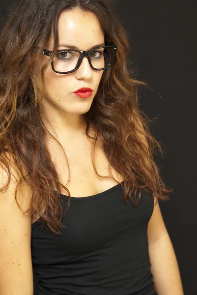 Femme attrayante avec des lunettes — Photo