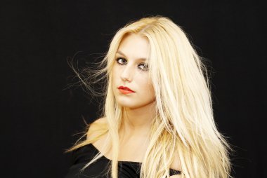 Harika sarışın