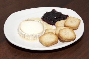 Reçelli peynir tabağı