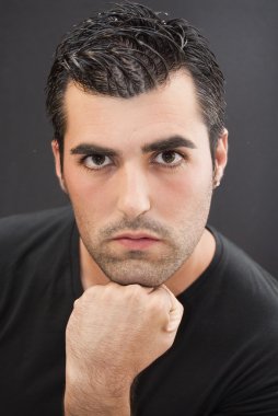 Genç adam portresi