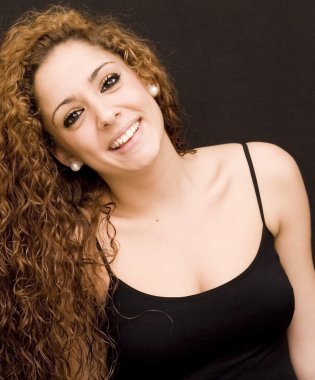 güzel esmer kız