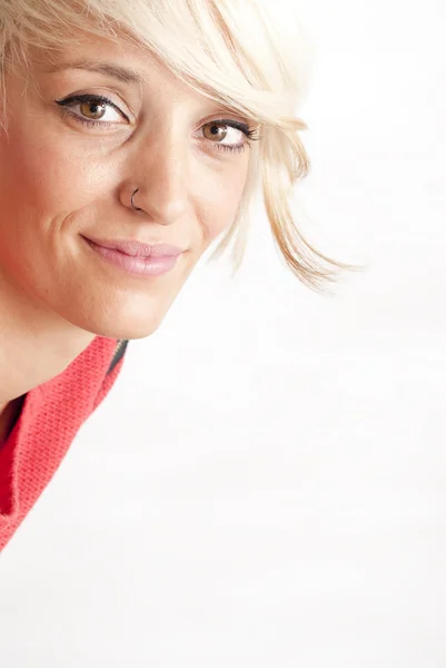 Mulher bonita com cabelo branco curto — Fotografia de Stock