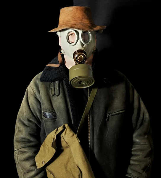 Людина з газовою маскою — стокове фото