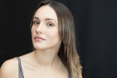 güzel esmer kız