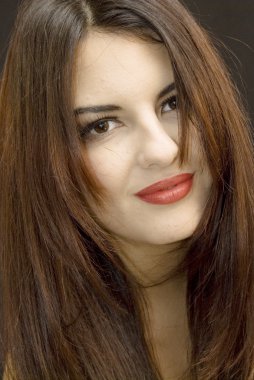 güzel esmer kız