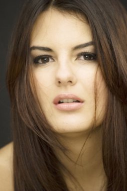 güzel esmer kız