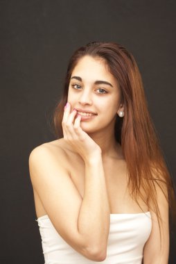 Mavi gözlü güzel kız.