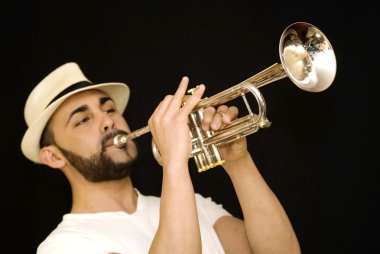 yakışıklı adam