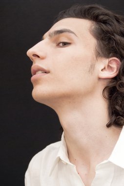 yakışıklı adam