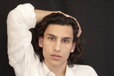 yakışıklı adam