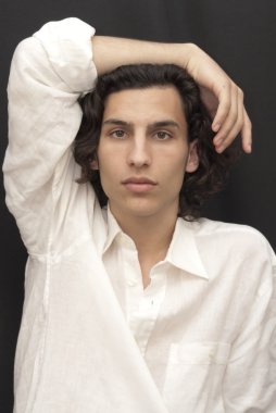 yakışıklı adam