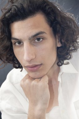 yakışıklı adam