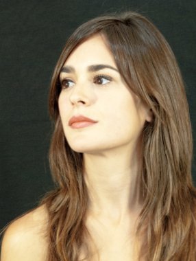 Güzel kadın.