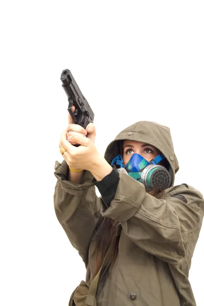 防毒マスクや銃を持つ美しい女性 — ストック写真