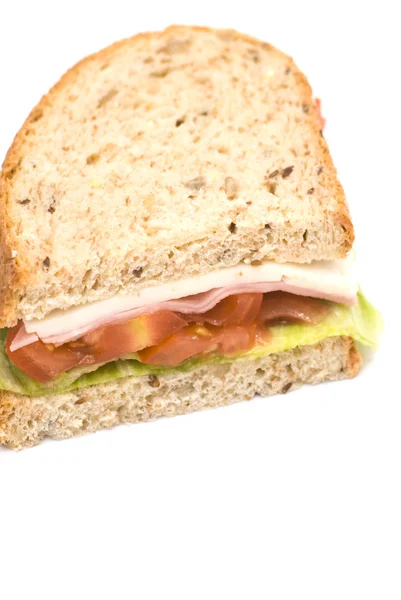 Sandwich de queso, jamón, tomate y lechuga — Foto de Stock