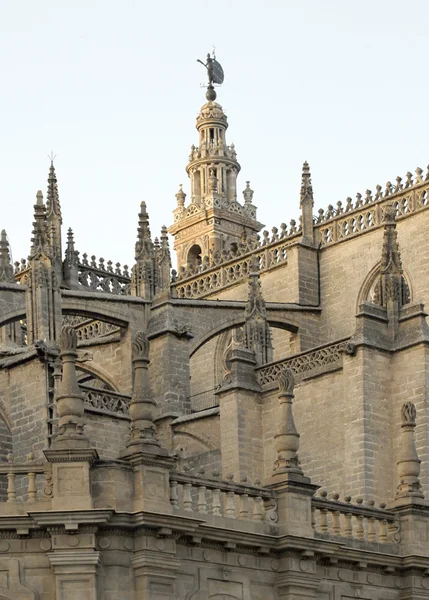 La giralda, Turm der Kathedrale von Sevilla — Stockfoto