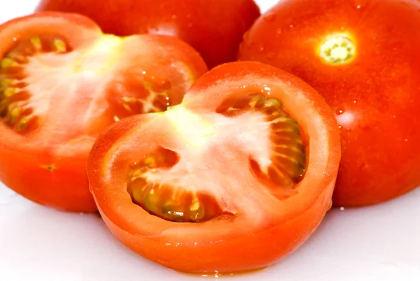 Tomates isolées sur blanc — Photo