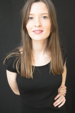 Güzel kadın.