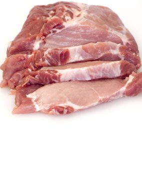 biftek çiğ et parçası kesmek 