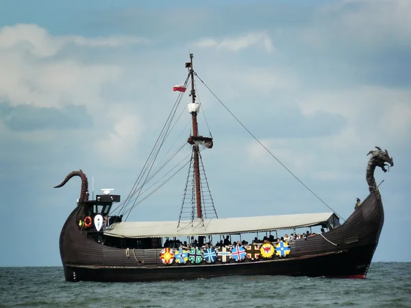 Barco a motor en el mar Imágenes de stock libres de derechos