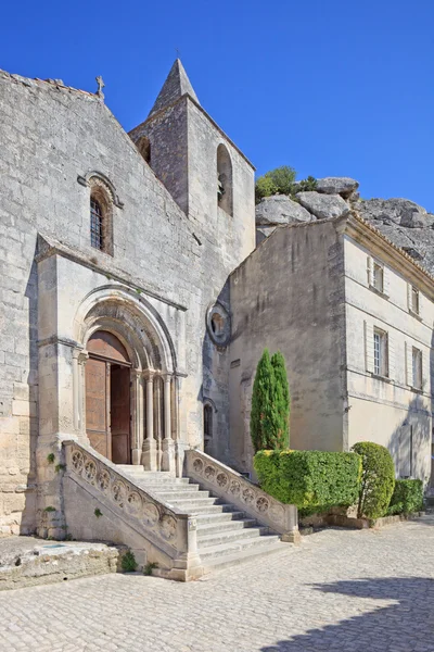 Church in Les Baux de Provence ancient medieval village. France — Stock Photo, Image