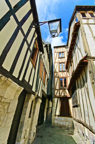 Alte Straße und Holzfassaden in rouen. Normandie, Frankreich. — Stockfoto