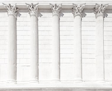 La maison carree Roma Tapınağı sütun. Nimes, Fransa.