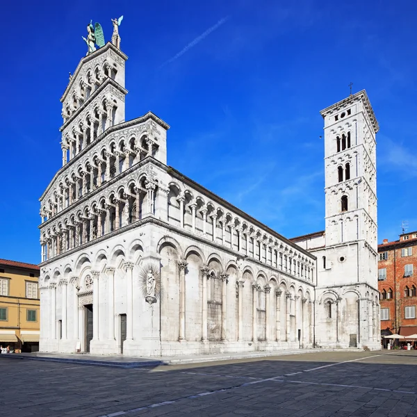Lucca landmark, San Michele in Foro church. Tuscany, Italy. — Stok fotoğraf