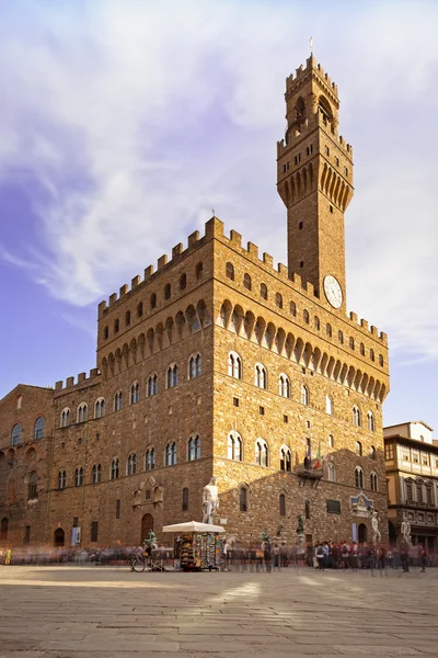A Palazzo Vecchio Signoria tér meghatározó mérföldkő, Firenze, Olaszország. Lon — Stock Fotó