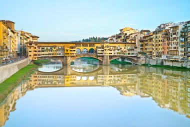 Ponte vecchio landmark, eski bir köprü, Floransa'da arno Nehri. tusc