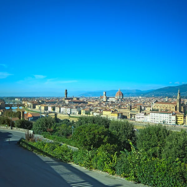 Florence légi látképére. Panoráma kilátás a Michelangelo park sq — Stock Fotó
