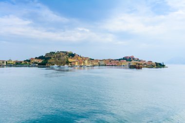 Elba Adası, portoferraio Köyü Limanı ve manzarası. Toskana, ben