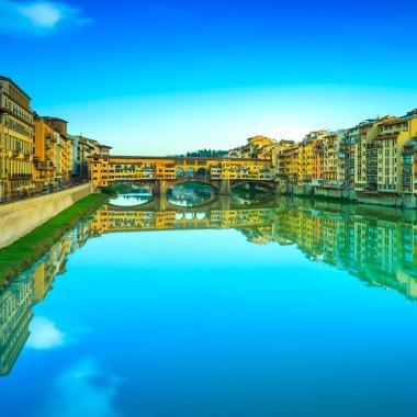 Ponte vecchio landmark, eski bir köprü, Floransa'da arno Nehri. tusc
