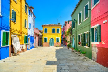 Venedik landmark, burano Adası sokak, renkli evleri, İtalya
