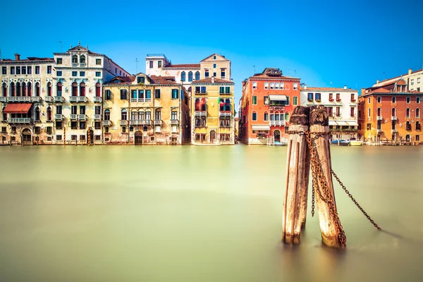 Venedig stadsbilden, vatten grand canal och traditionella byggnader. Italien. — Stockfoto