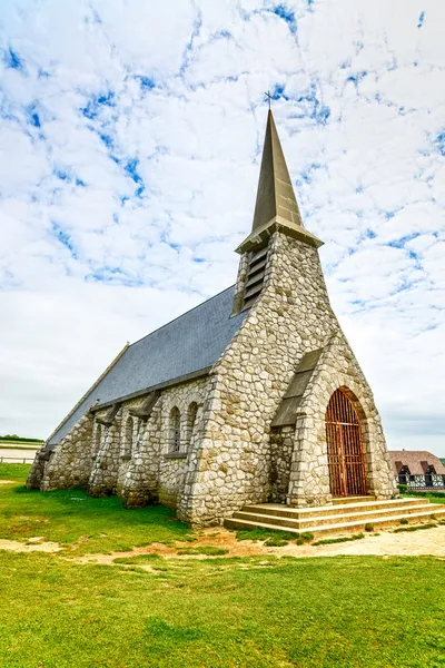 Capela da Igreja Notre Dame de la Garde. Etretat, Normandia, França . — Fotografia de Stock