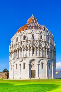 Pisa, mucize kare. bapstistry Piza. Toskana, İtalya