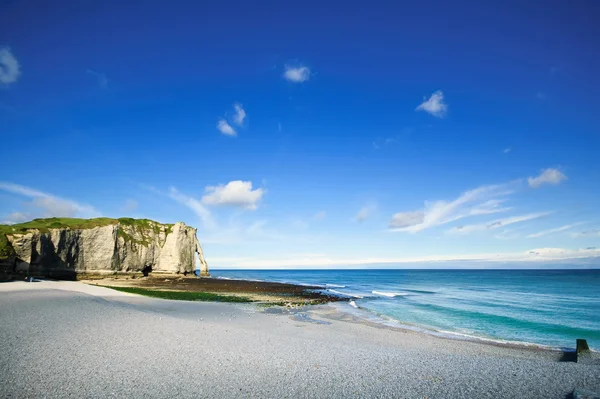 Etretat aval cliff landmark ve plaj. Normandy, Fransa. — Stok fotoğraf