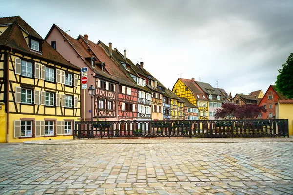 Colmar, petit venice, Brücke und traditionelle Häuser. Elsass, fra — Stockfoto